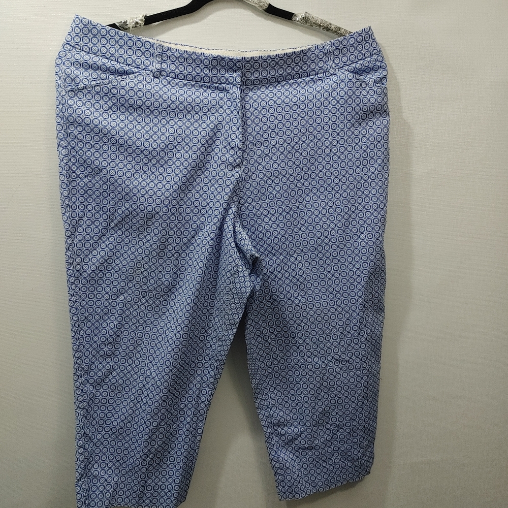 Studio Works Capri Blue and White Size 18W